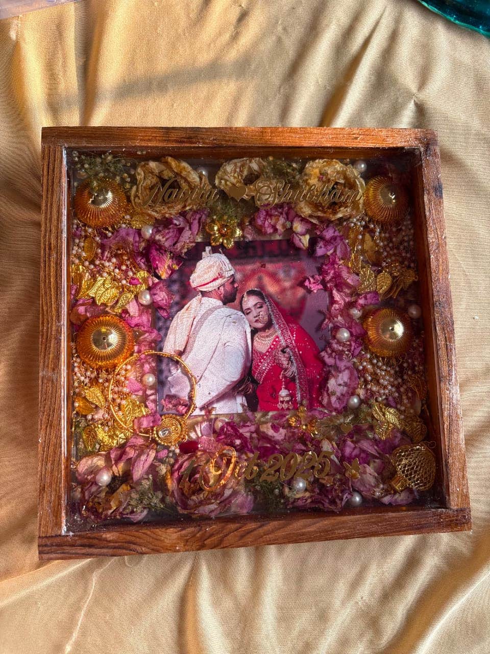 The Classic Varmala Preservation Frame detail view