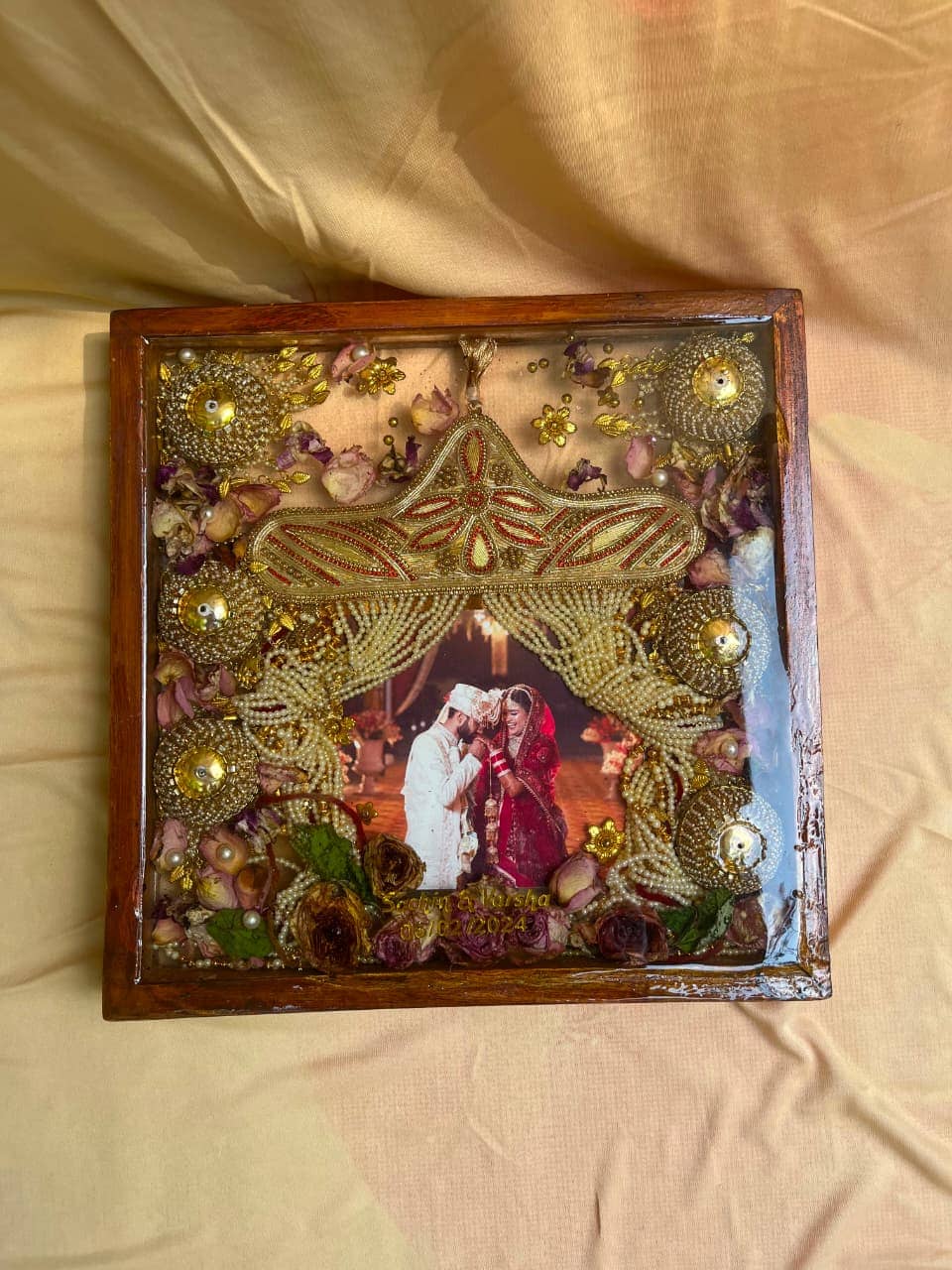The Classic Varmala Preservation Frame