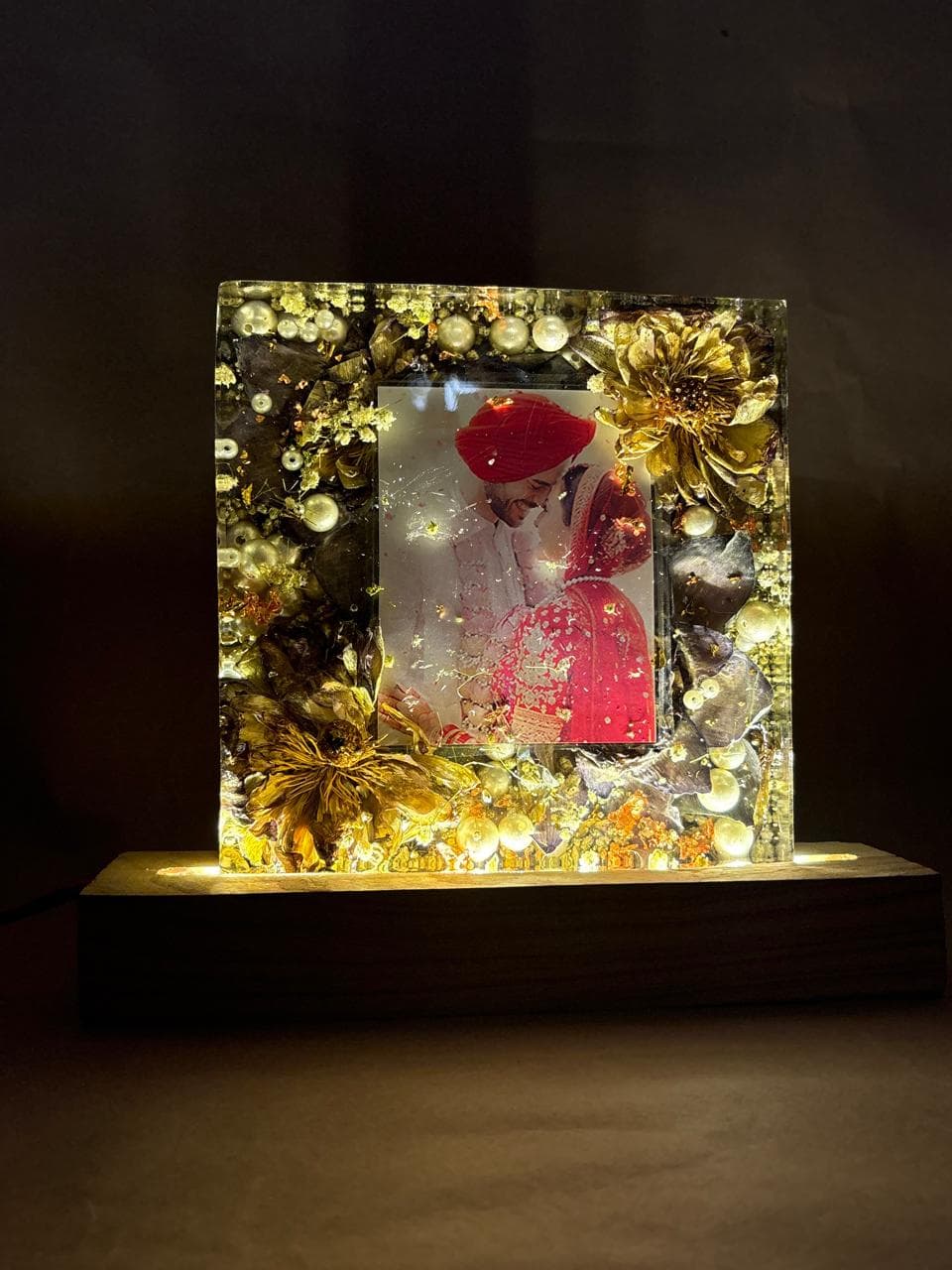 Preserved Flower Resin Lamp view 2