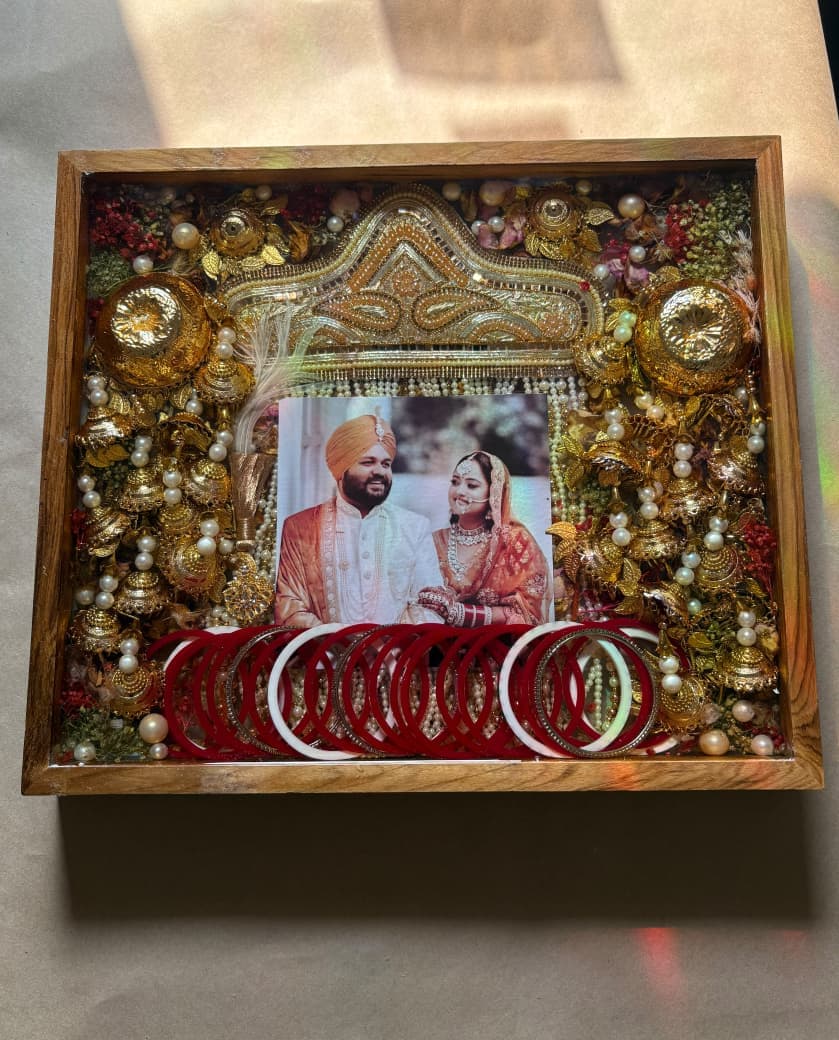 The Classic Varmala Preservation Frame view 3